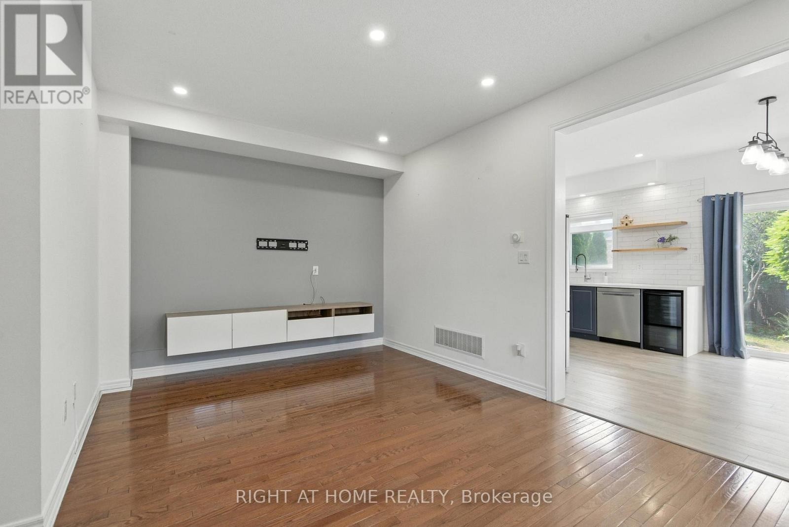 215 Canada Drive, Vaughan, ON