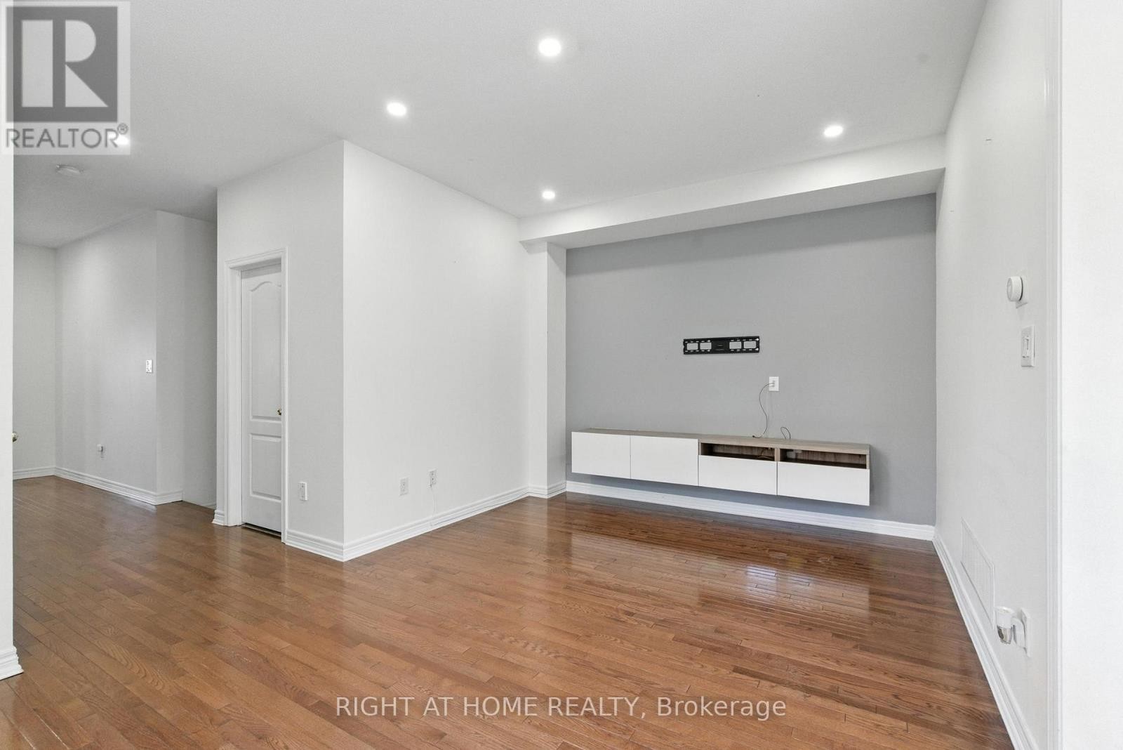 215 Canada Drive, Vaughan, ON