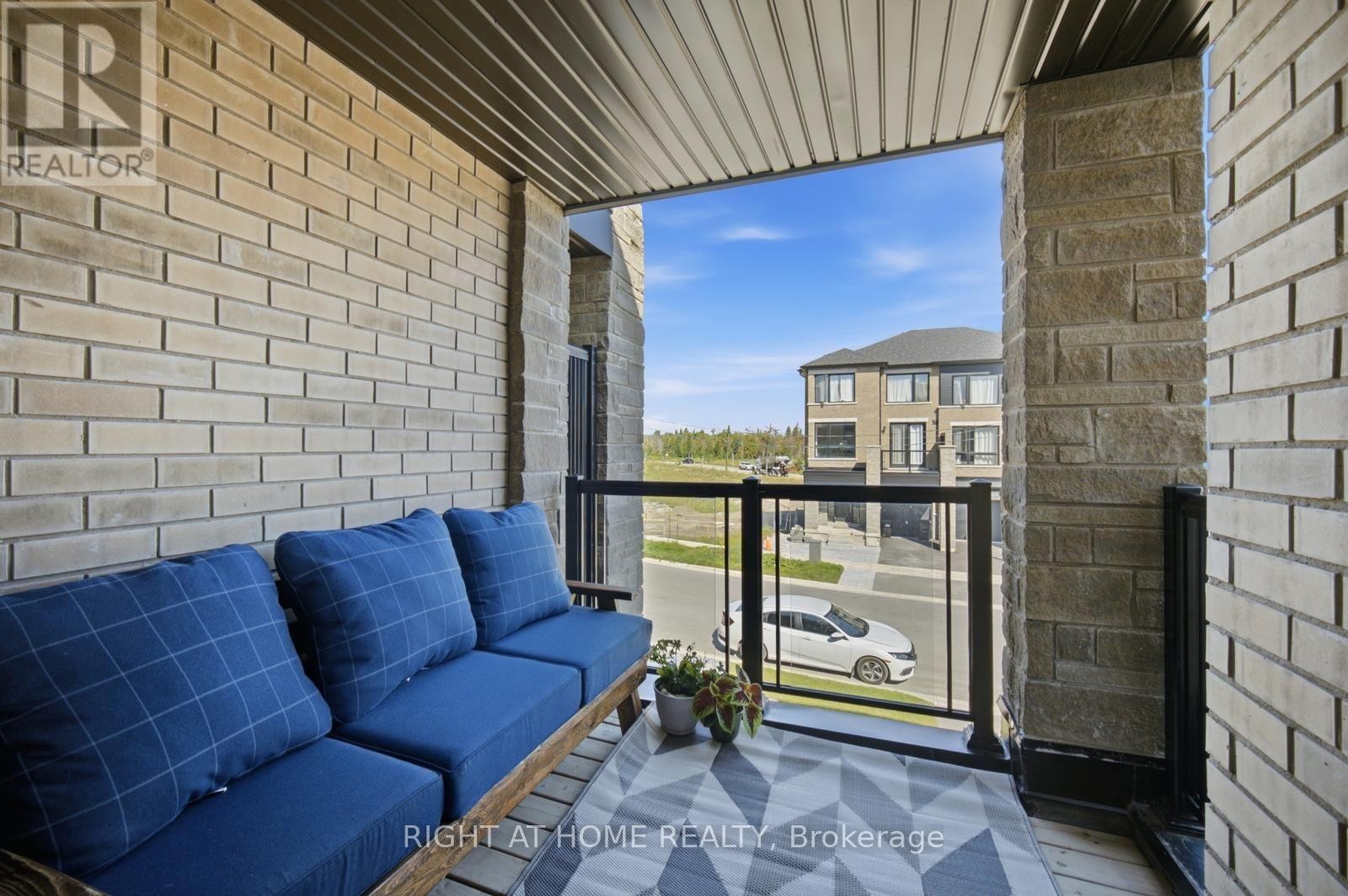6 Blue Forest Crescent, Barrie, ON