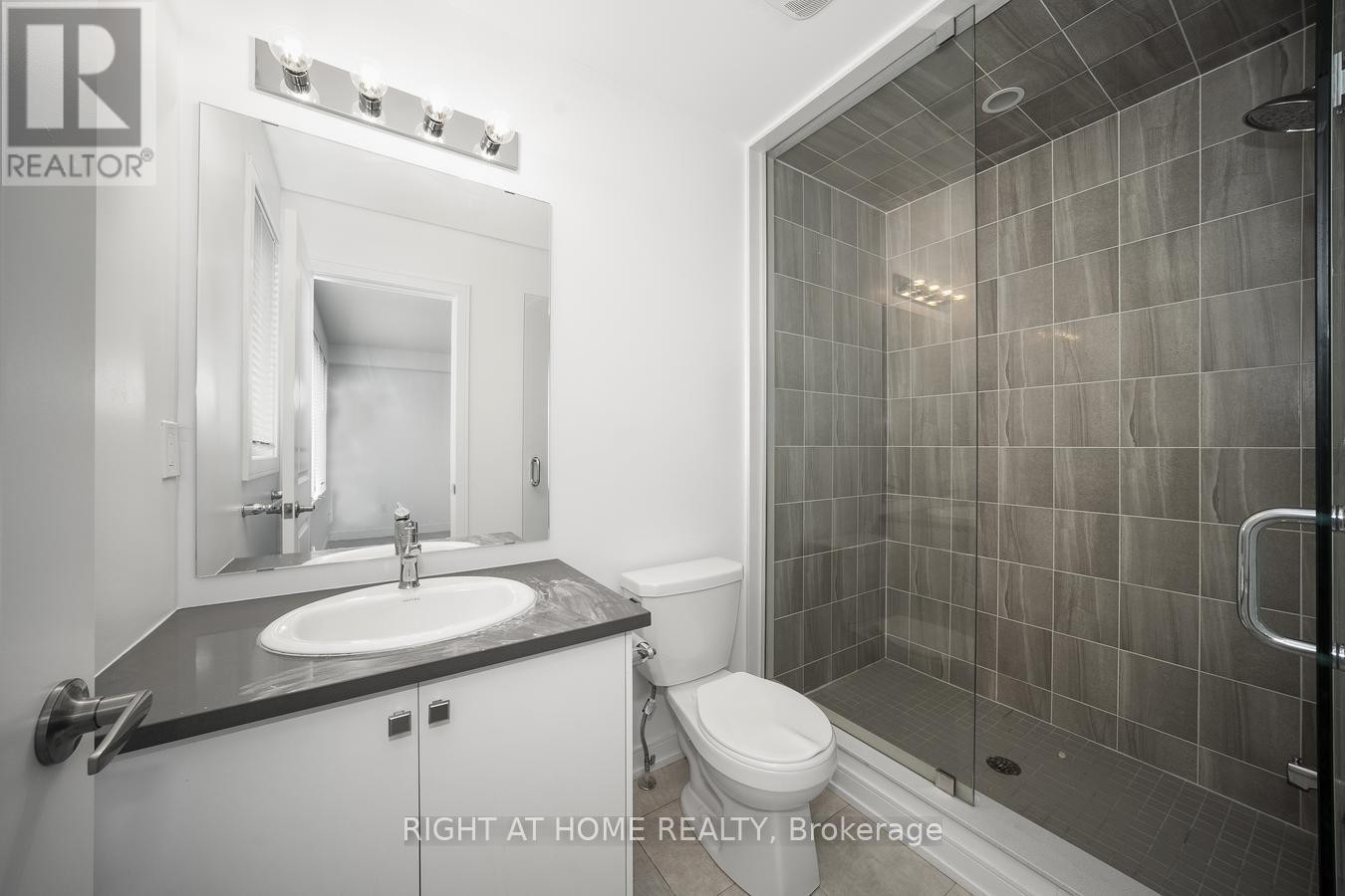 6 Blue Forest Crescent, Barrie, ON