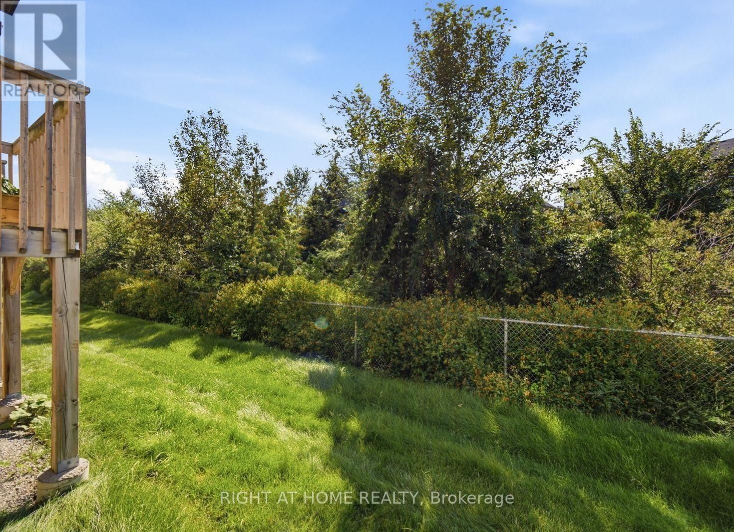 6 Blue Forest Crescent, Barrie, ON