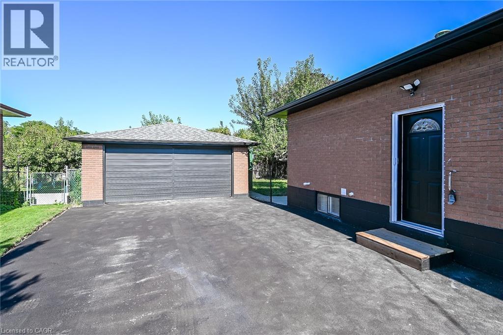 135 Nugent Drive, Hamilton, ON
