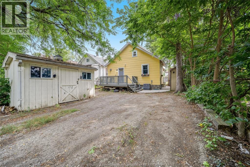 211 Cameron, Windsor, ON