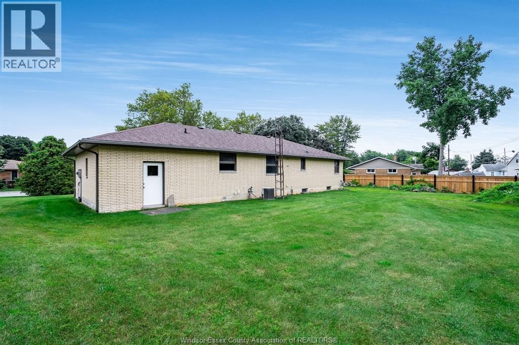 3 Stewart, Leamington, ON