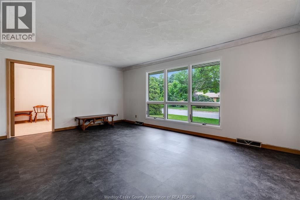 3 Stewart, Leamington, ON