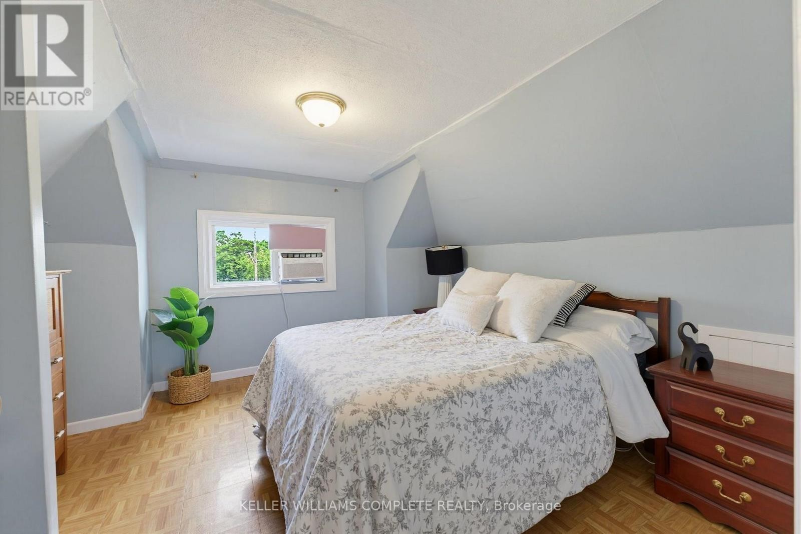 23 Nightingale Street, Hamilton, ON
