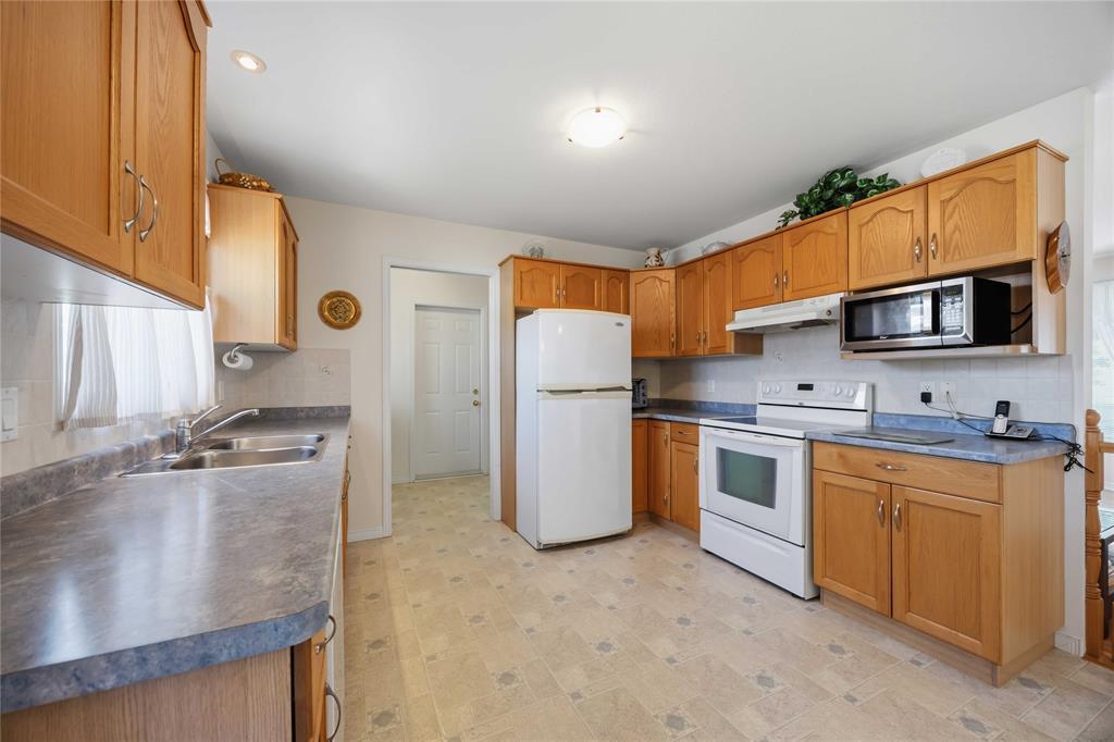 243-5700 Blackwell Sideroad, Sarnia, ON