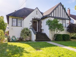 2633 Orchard Ave Oak Bay, BC V8S 3B2