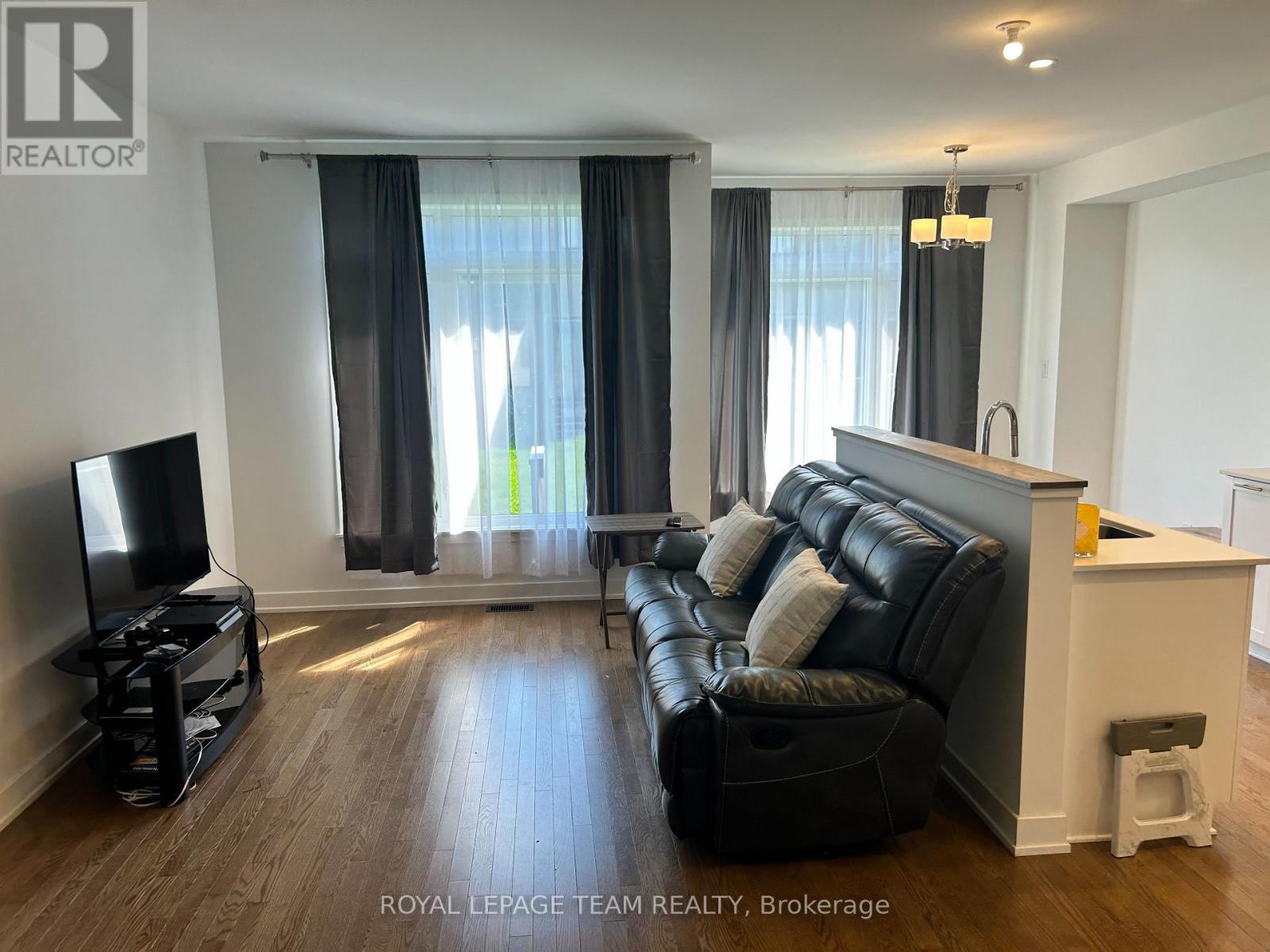 41 Moosonee Crescent, Ottawa, ON