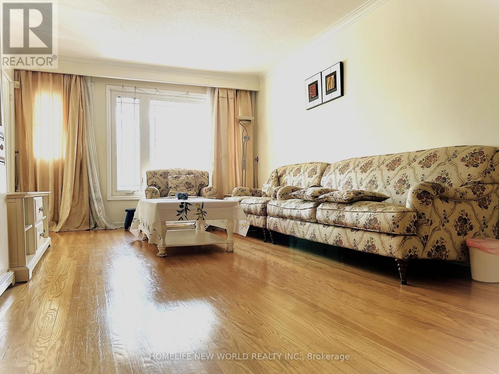 28 Greyhound Drive, Toronto, ON