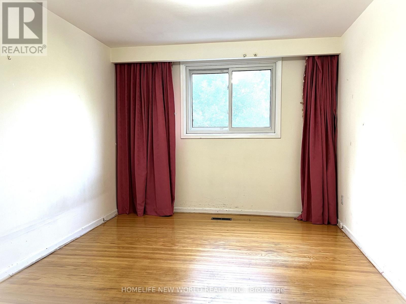 28 Greyhound Drive, Toronto, ON