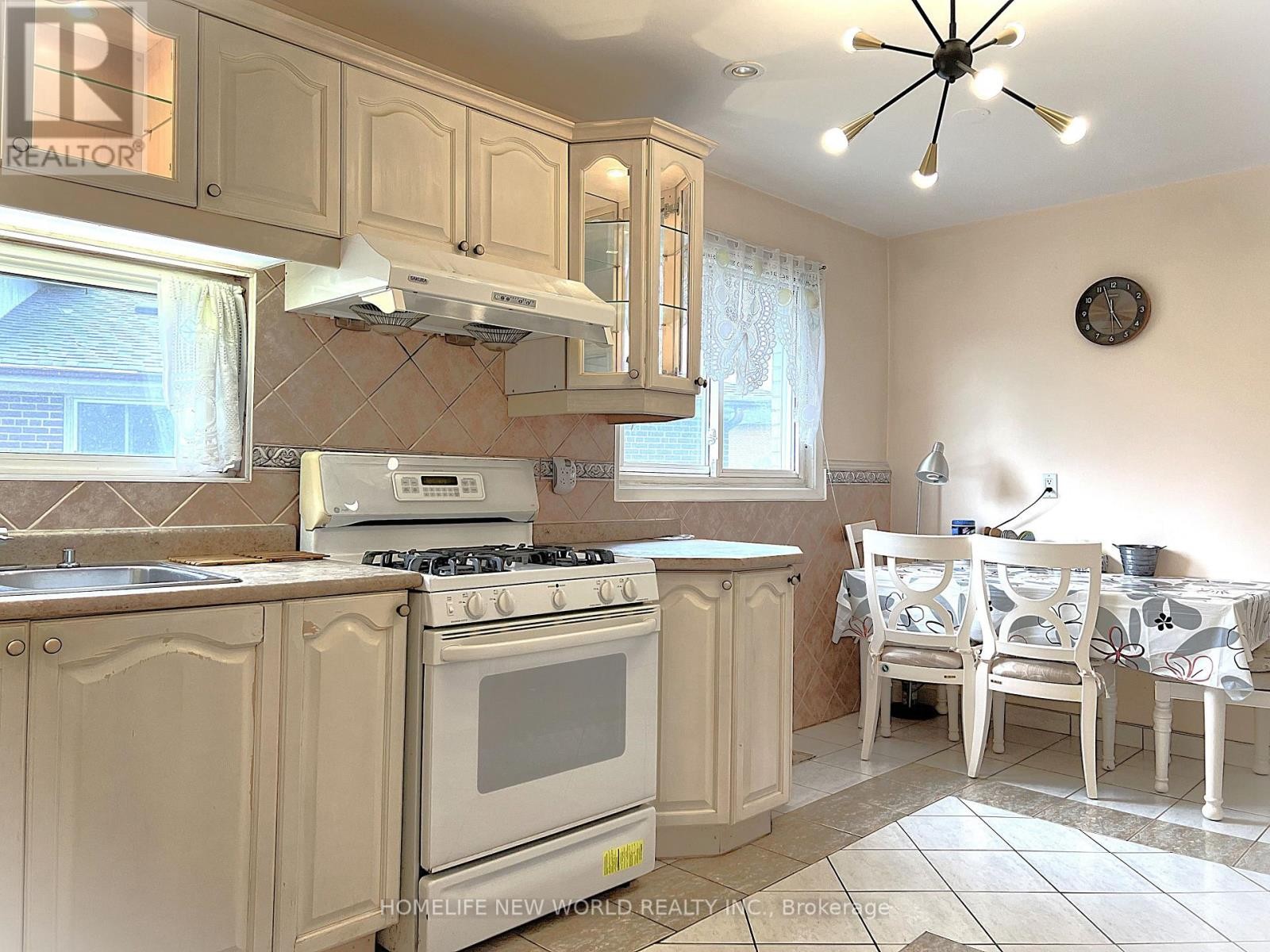 28 Greyhound Drive, Toronto, ON