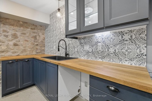 24 Davidson Street, Cambridge, ON 