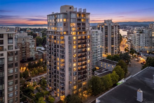 #609-751 Fairfield Rd  Victoria, BC V8W 4A4