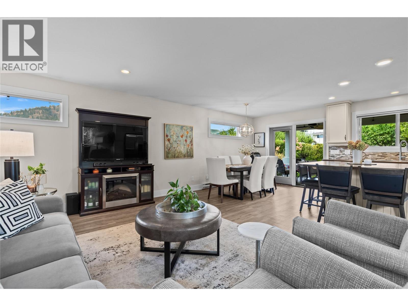 910 Westbrook Drive, West Kelowna, BC