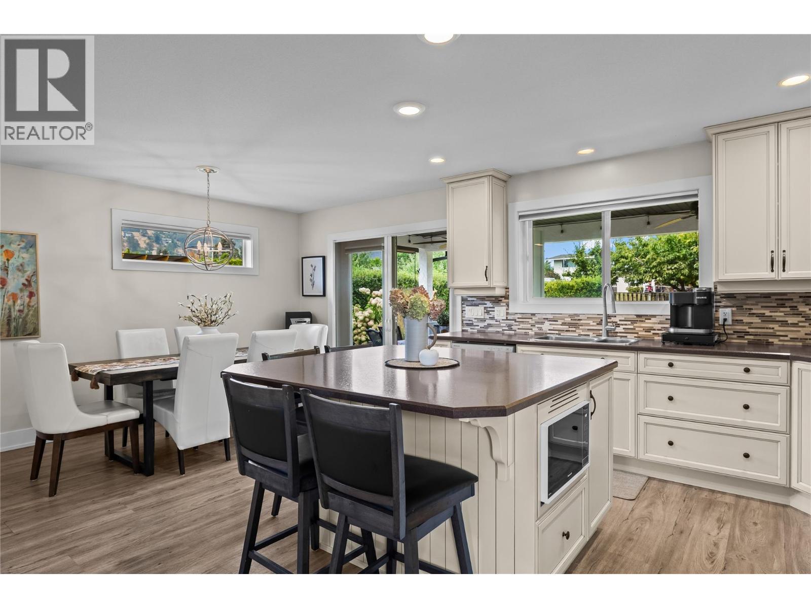 910 Westbrook Drive, West Kelowna, BC