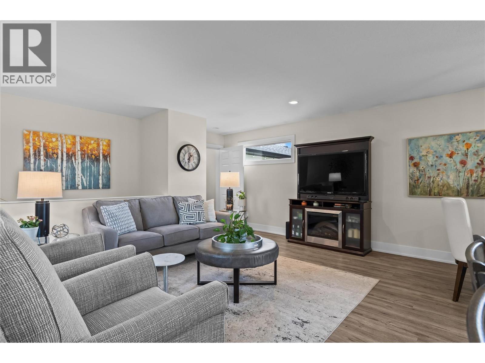 910 Westbrook Drive, West Kelowna, BC