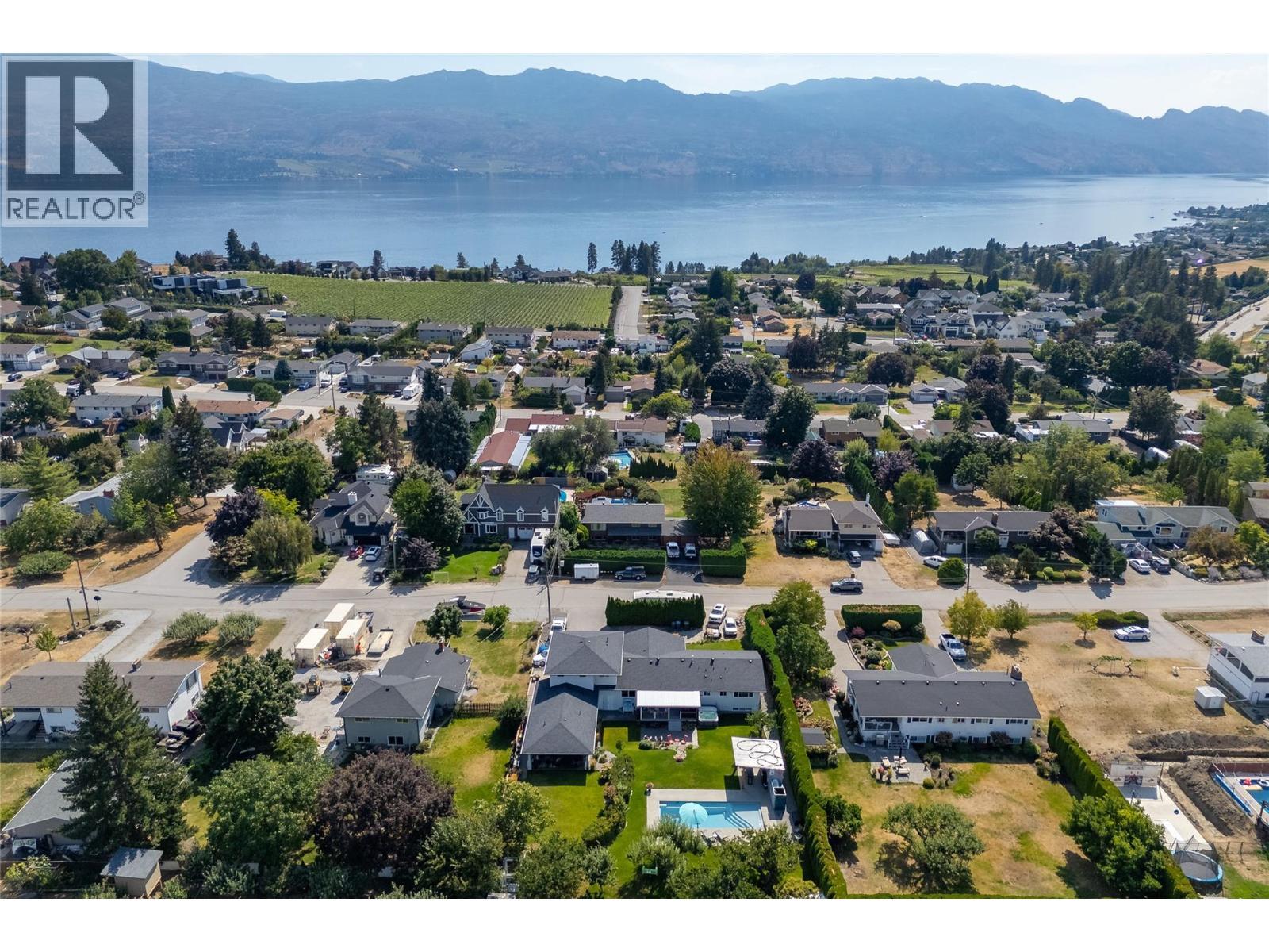 910 Westbrook Drive, West Kelowna, BC