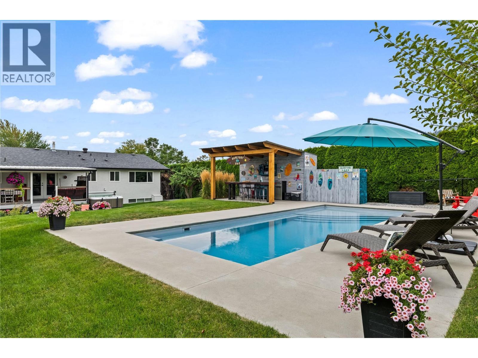 910 Westbrook Drive, West Kelowna, BC