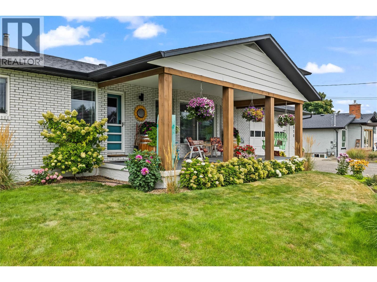 910 Westbrook Drive, West Kelowna, BC