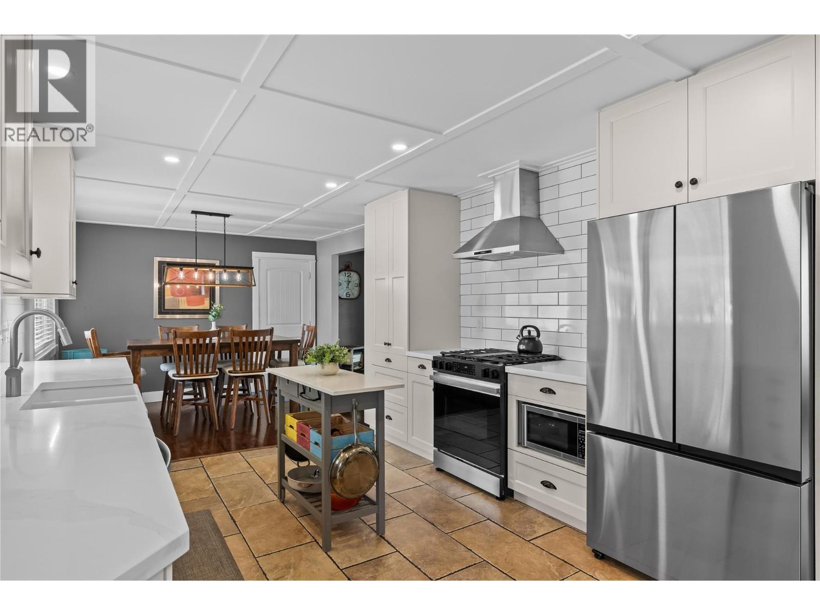 MAIN HOUSE KITCHEN - 910 Westbrook Drive, West Kelowna, BC