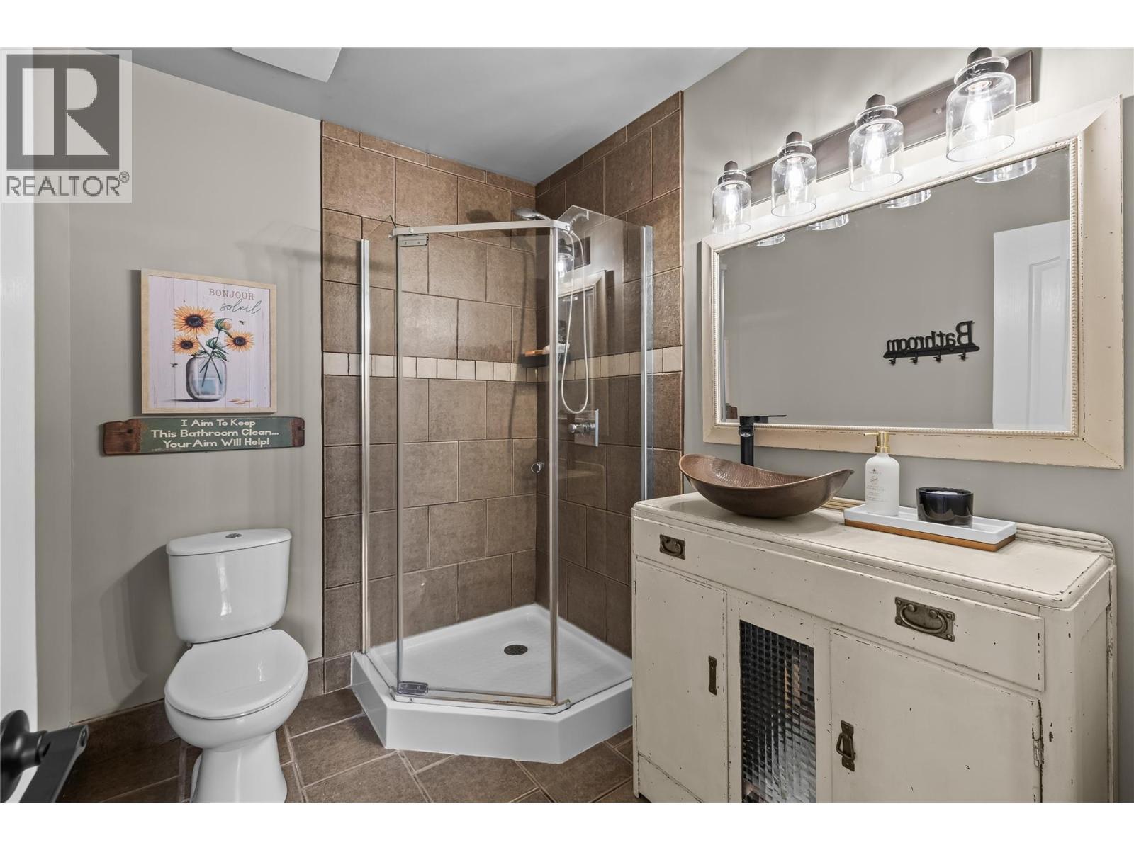 910 Westbrook Drive, West Kelowna, BC
