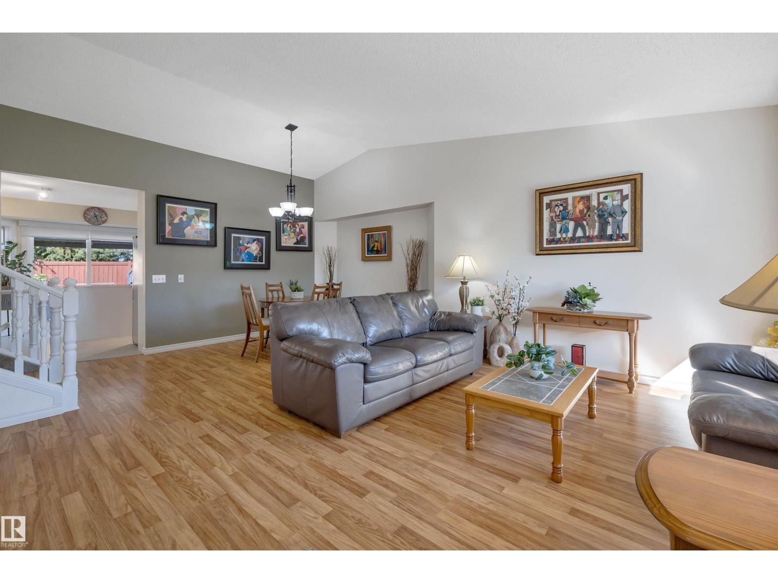 5735 152A Av Nw, Edmonton, AB