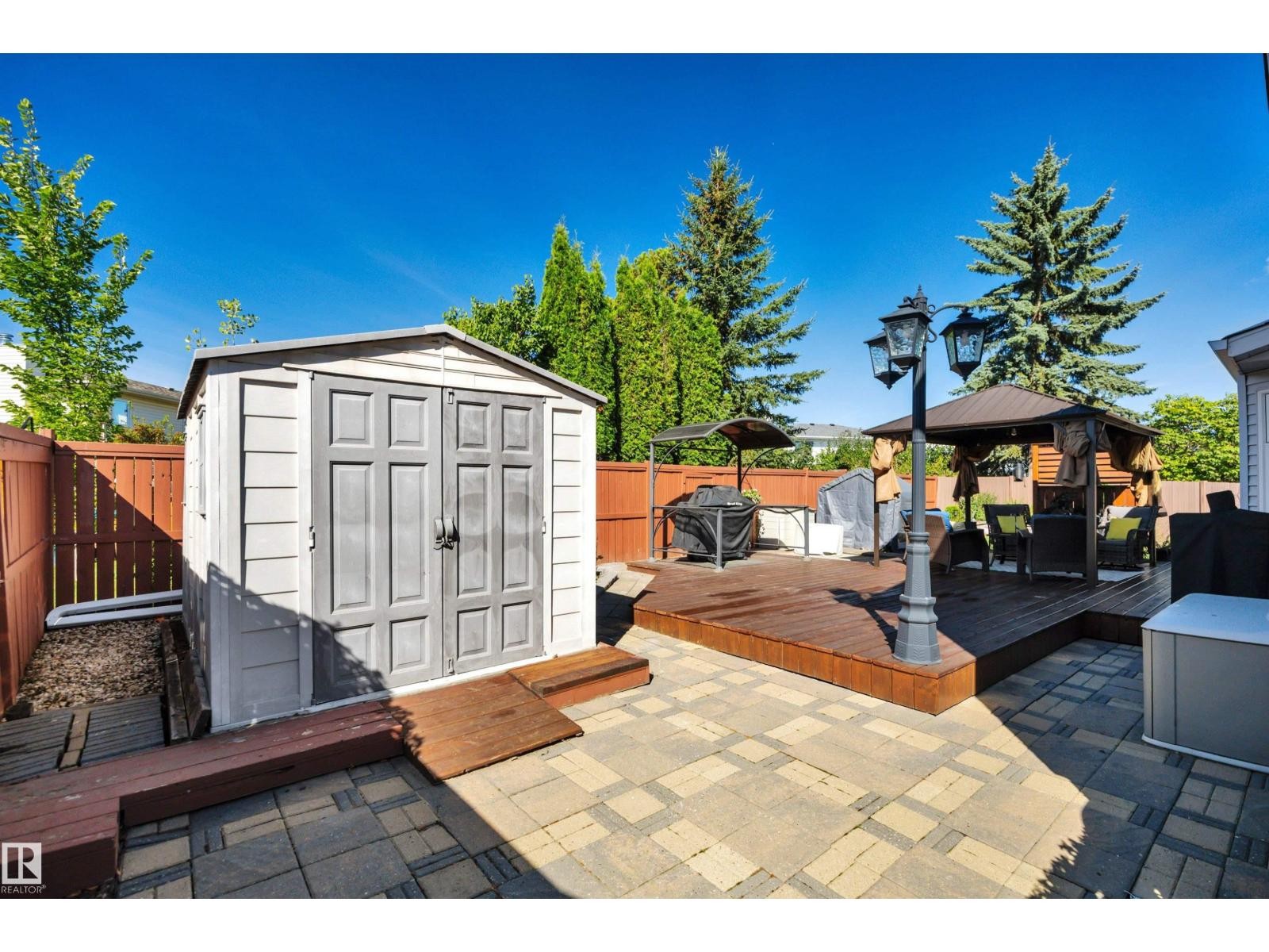 5735 152A Av Nw, Edmonton, AB