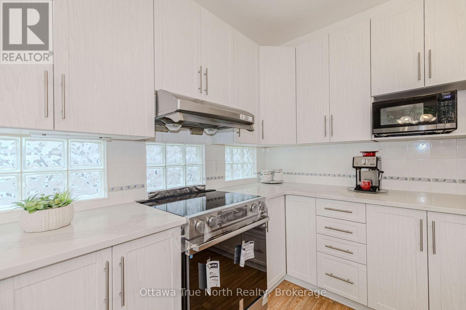 43 Evanshen Crescent, Ottawa, ON
