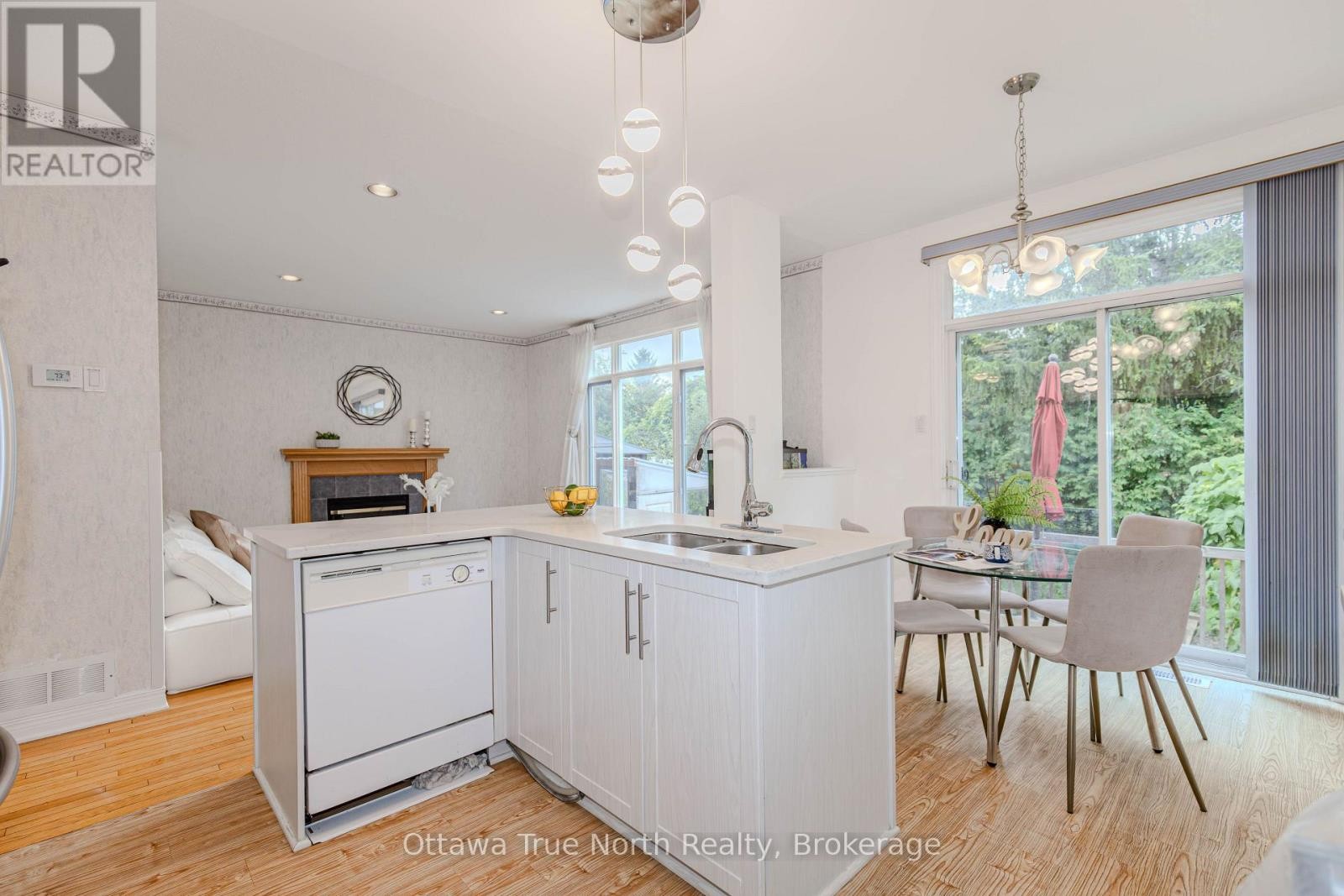 43 Evanshen Crescent, Ottawa, ON