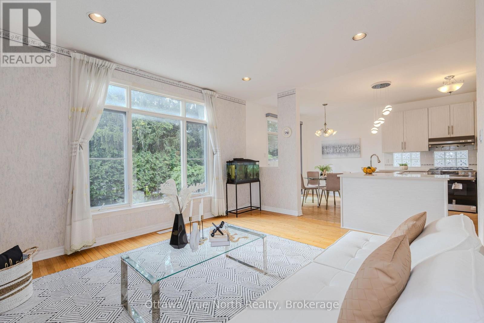 43 Evanshen Crescent, Ottawa, ON