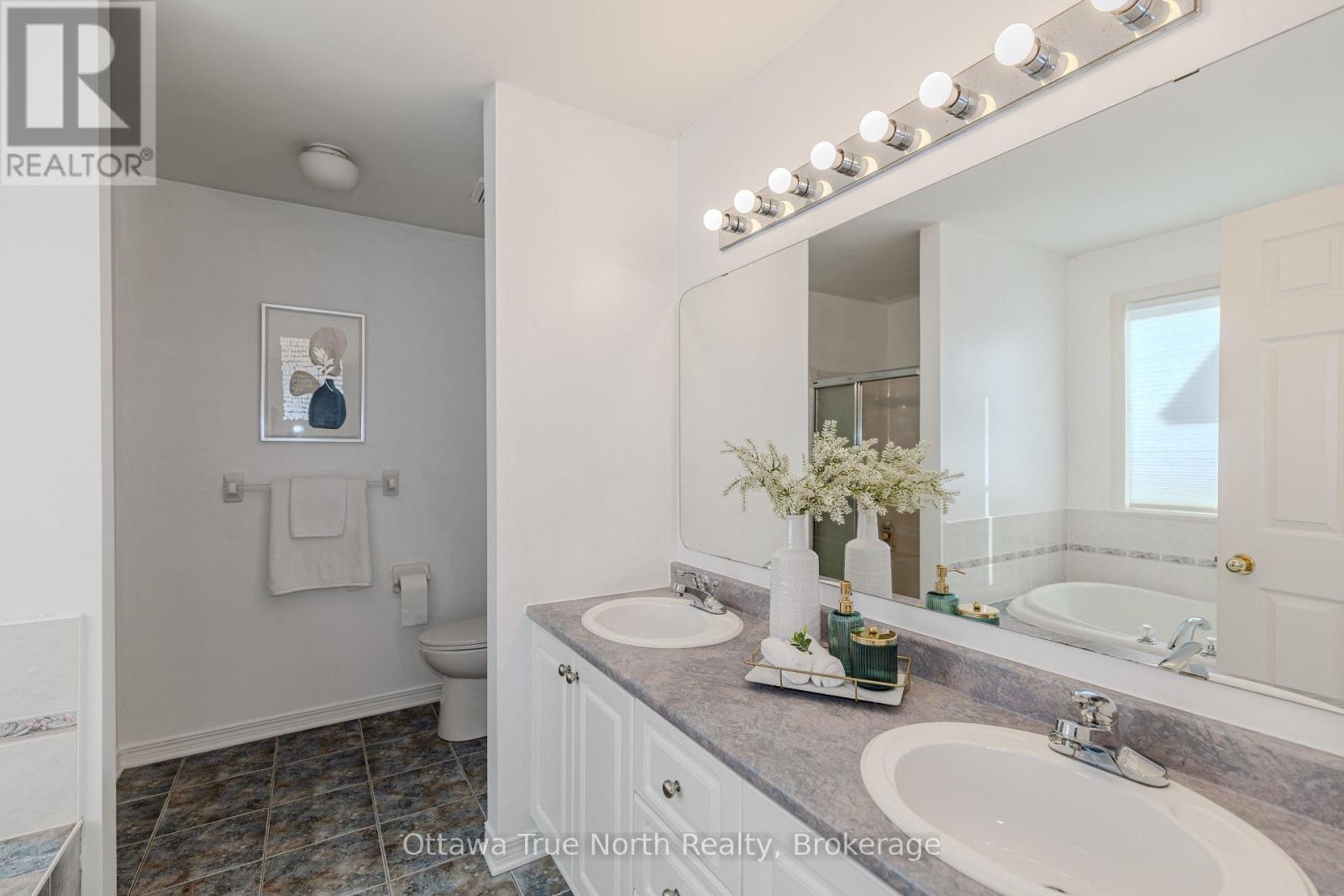 5pc Ensuite - 43 Evanshen Crescent, Ottawa, ON