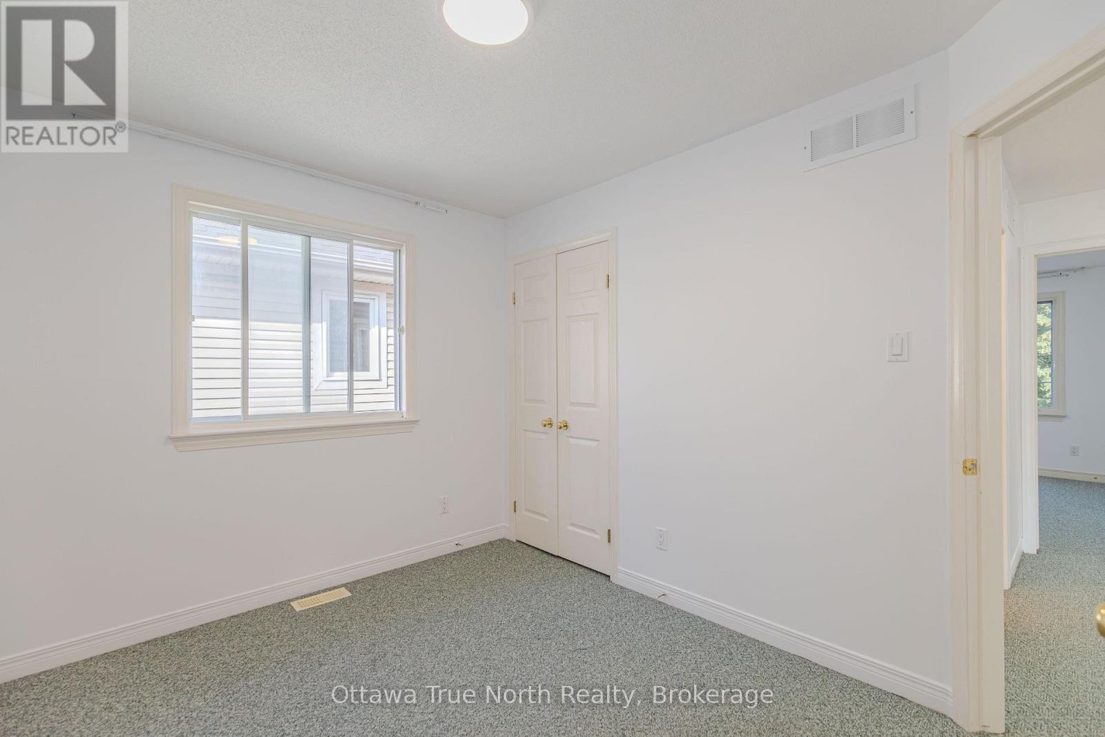 43 Evanshen Crescent, Ottawa, ON