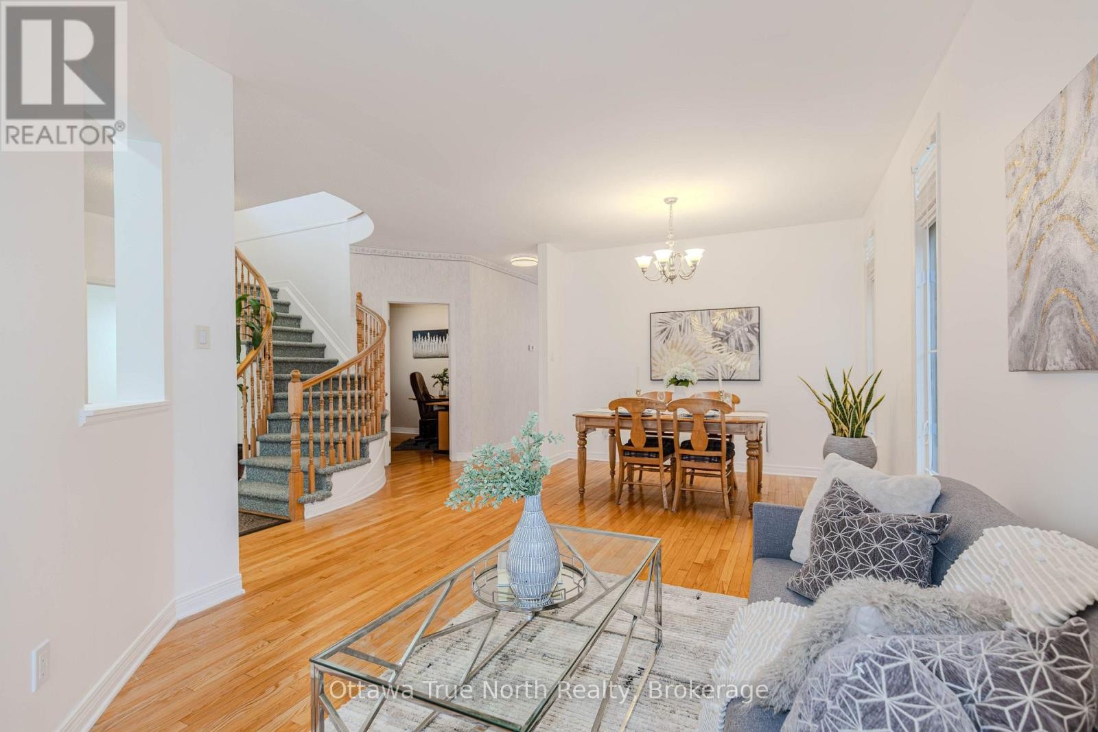 43 Evanshen Crescent, Ottawa, ON