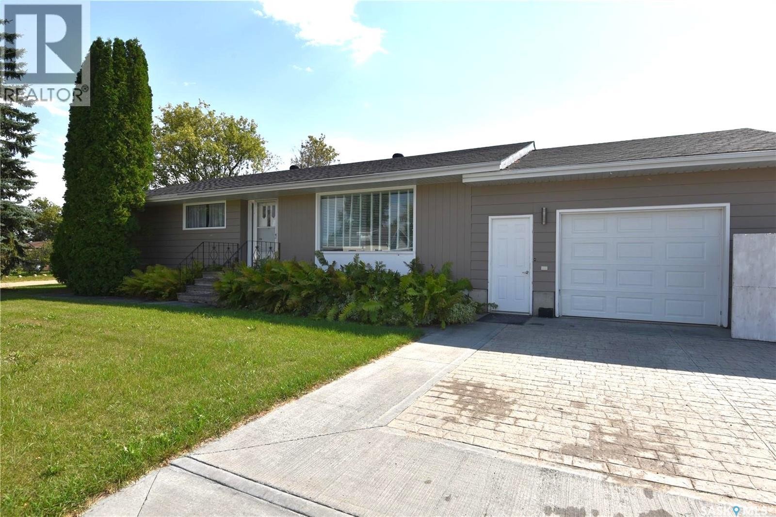 614 10Th Avenue W, Nipawin, SK