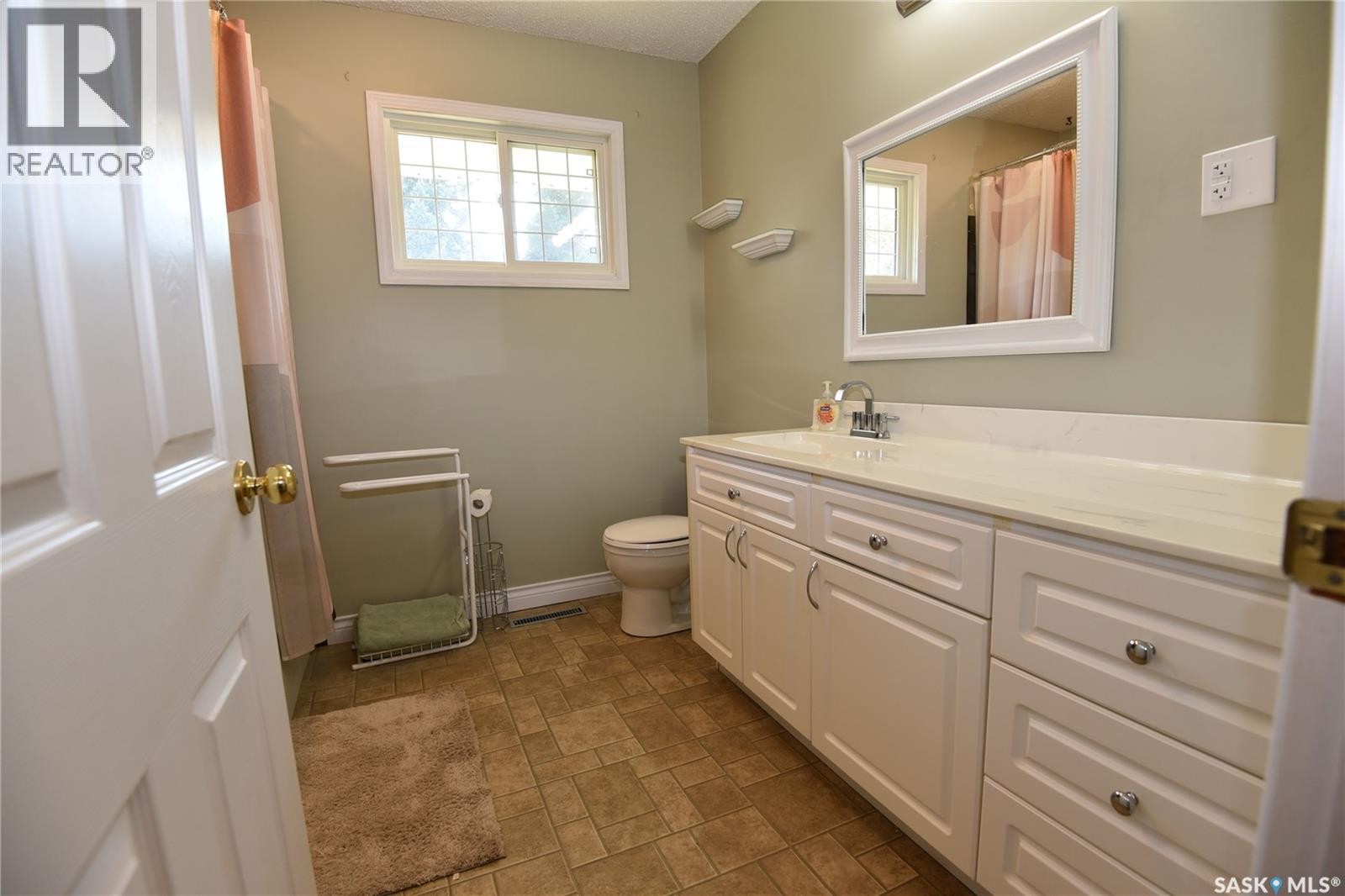 614 10Th Avenue W, Nipawin, SK