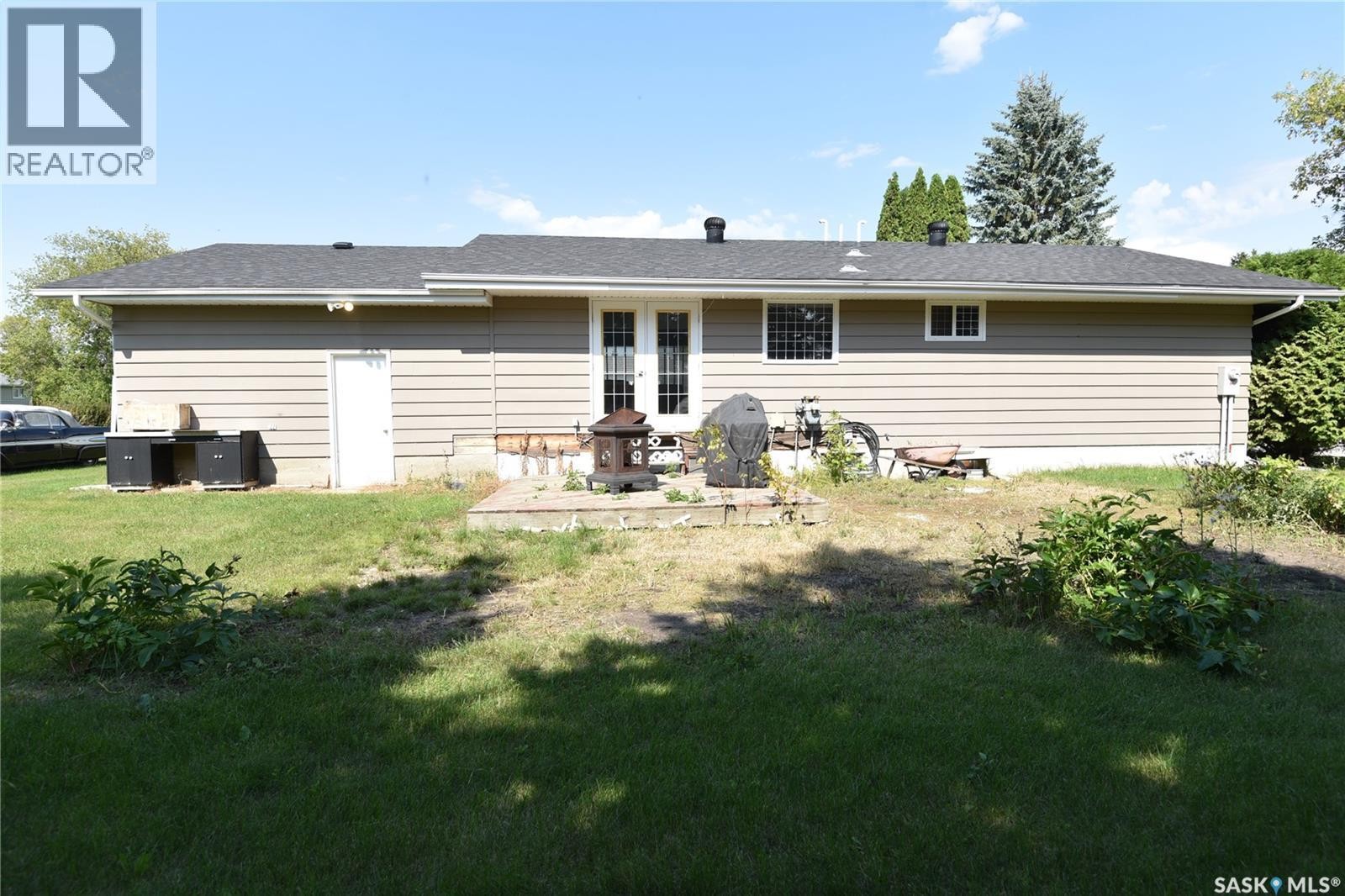 614 10Th Avenue W, Nipawin, SK