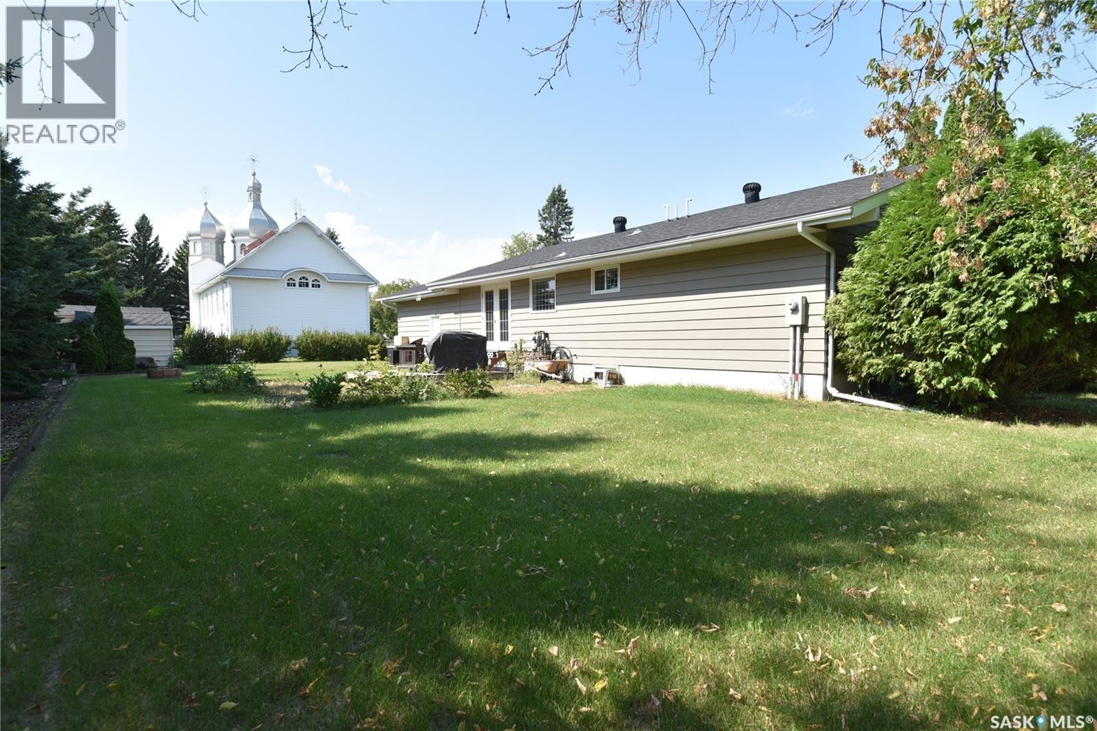 614 10Th Avenue W, Nipawin, SK