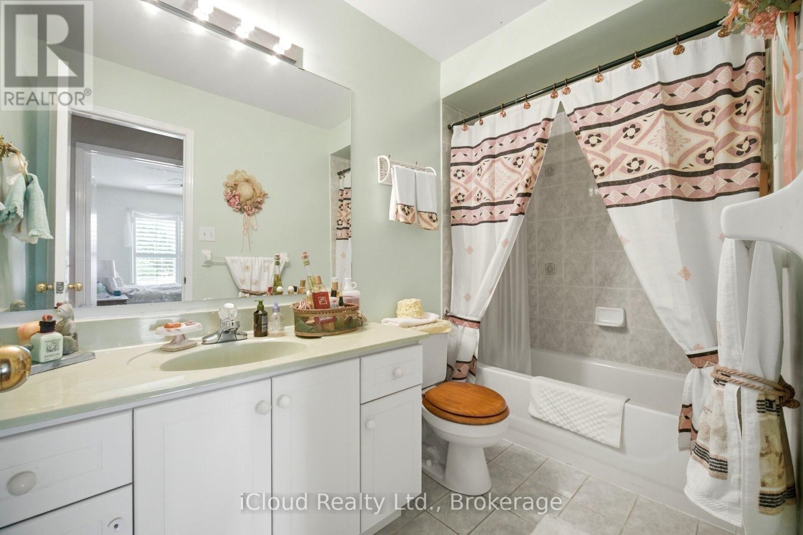 6332 Glen Meadows Road, Mississauga, ON