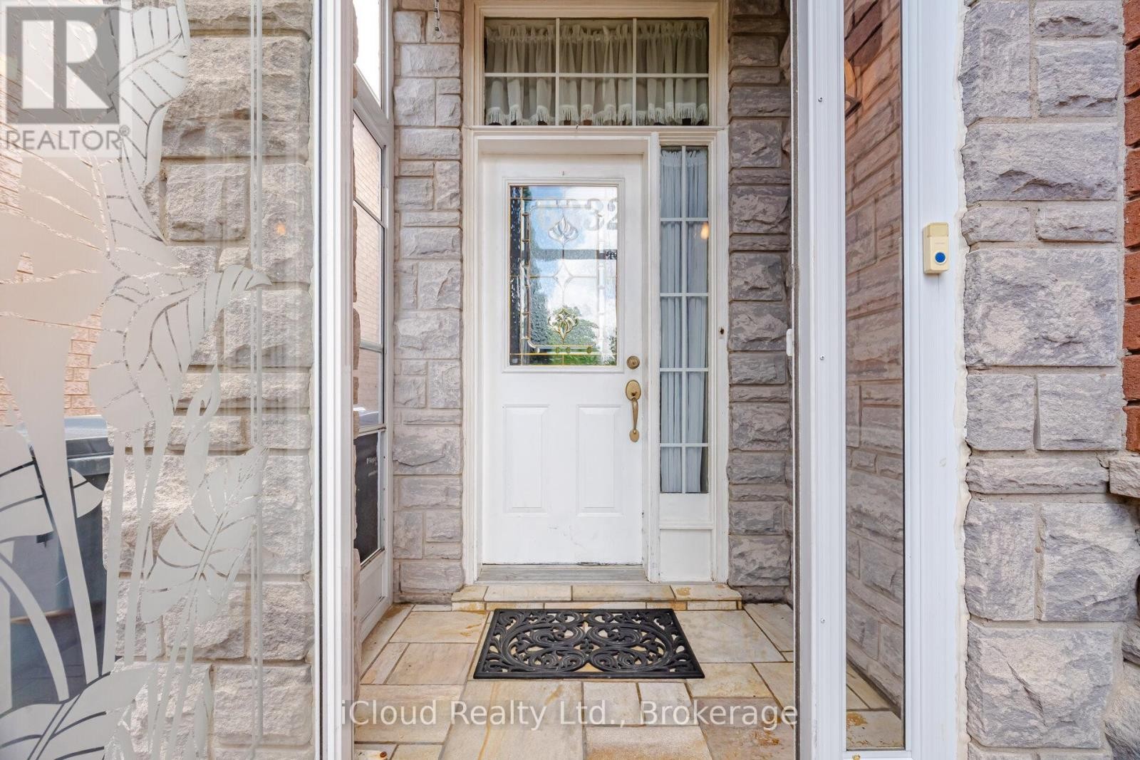 6332 Glen Meadows Road, Mississauga, ON