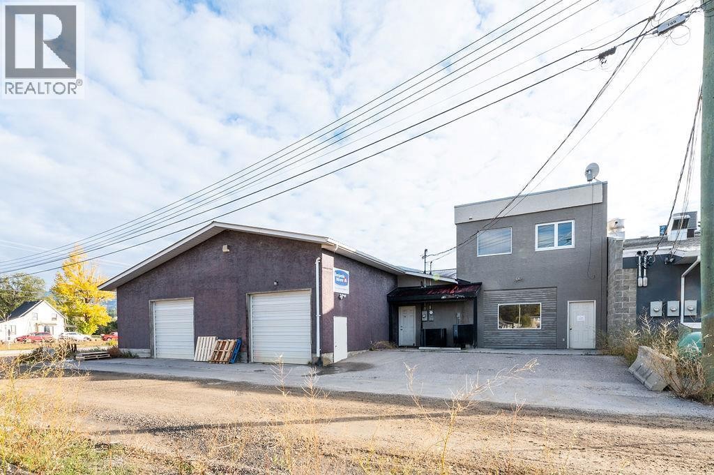 335 3Rd Avenue, Invermere, BC