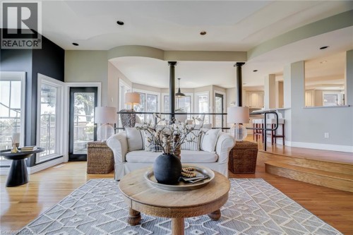 91 Mountain Park Avenue, Hamilton, ON 