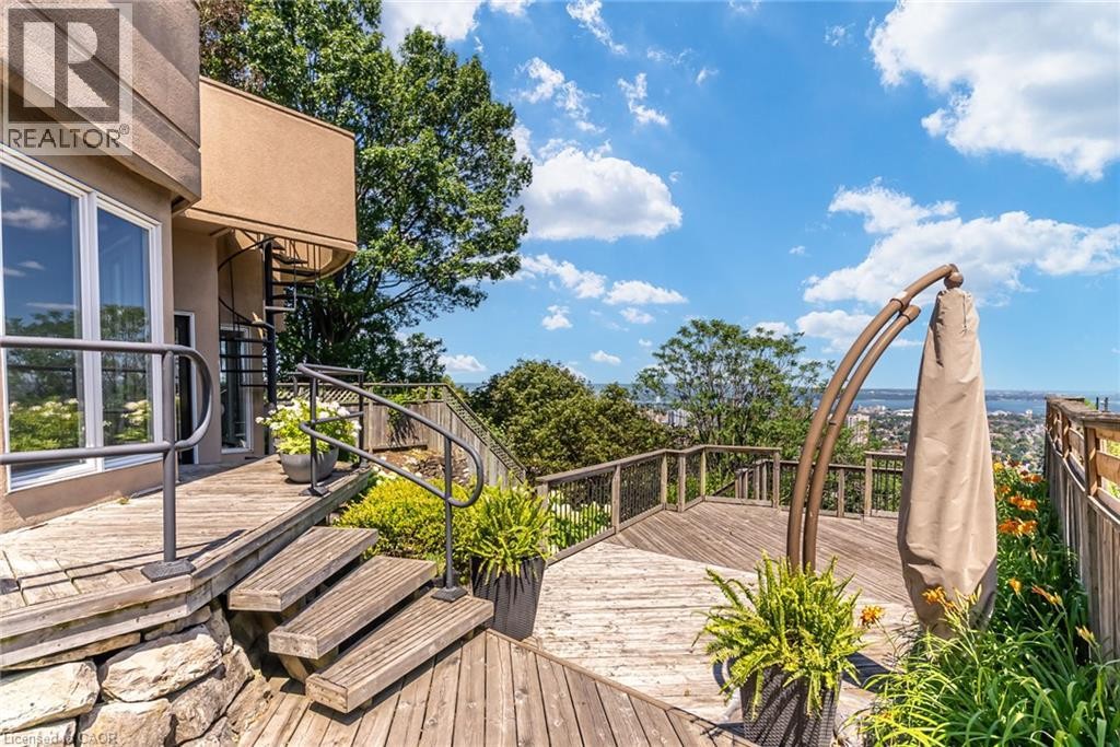 91 Mountain Park Avenue, Hamilton, ON