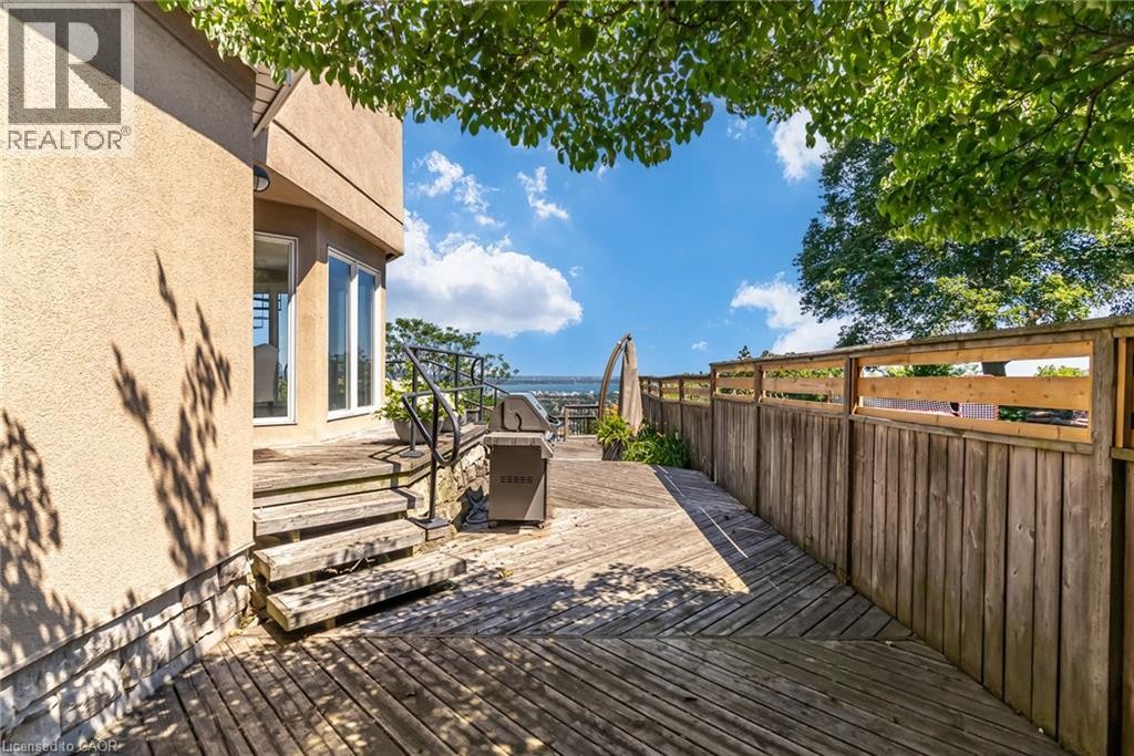 91 Mountain Park Avenue, Hamilton, ON