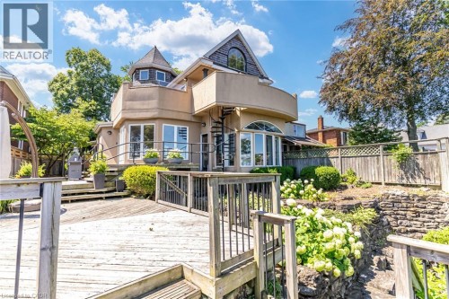 91 Mountain Park Avenue, Hamilton, ON 