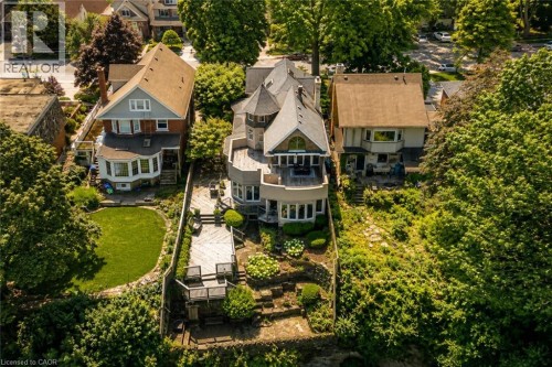 91 Mountain Park Avenue, Hamilton, ON 