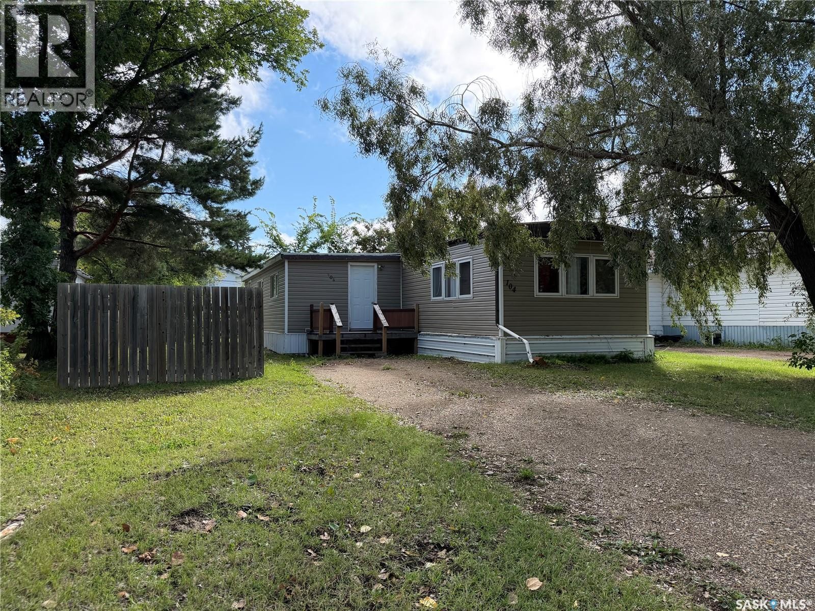104 4Th Avenue, Melfort, SK