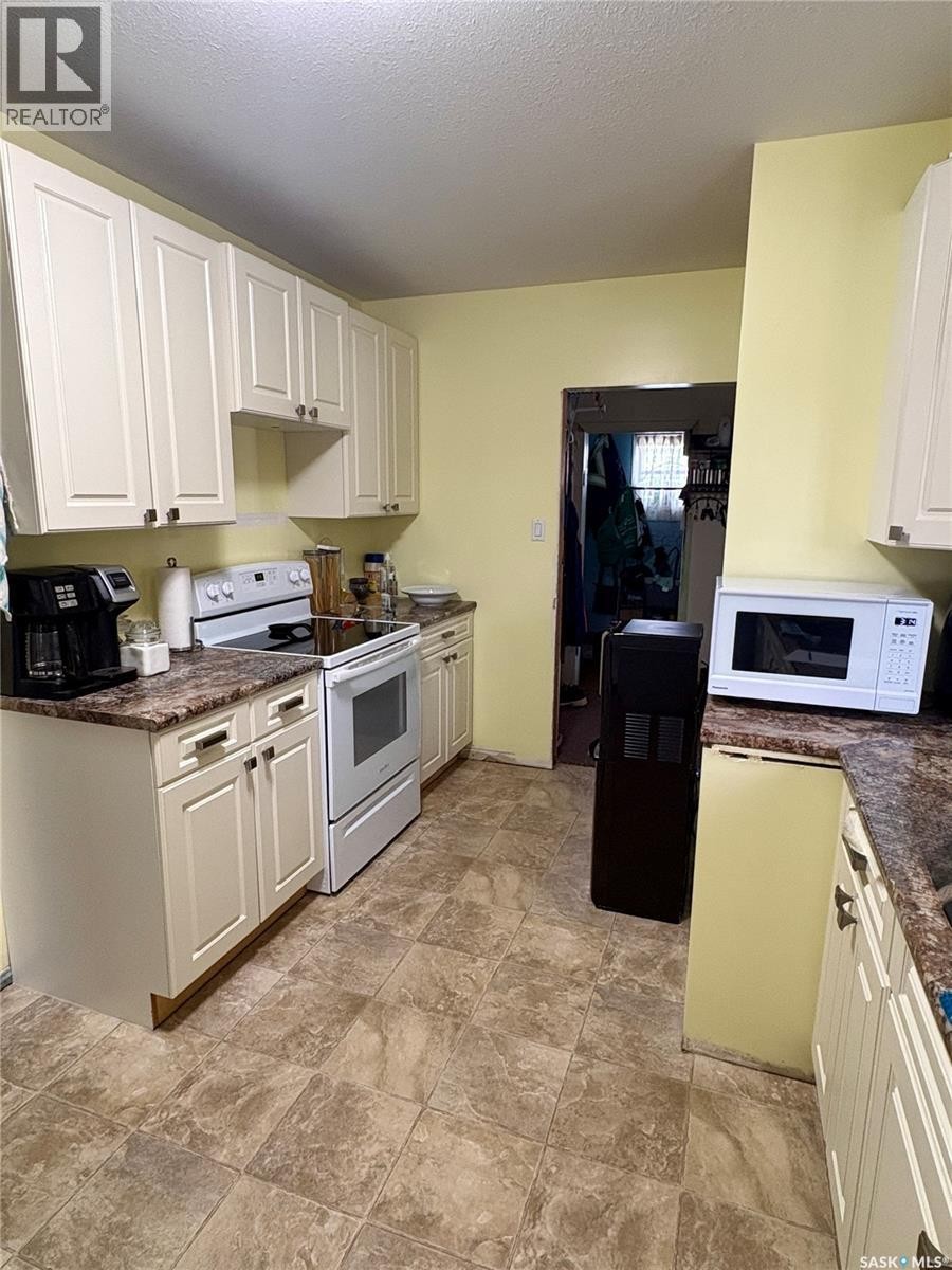 49 14Th Avenue Se, Swift Current, SK