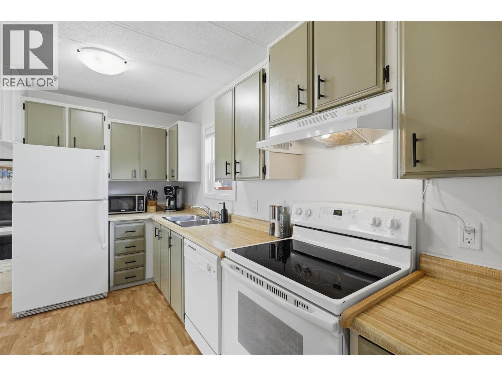 6941 Watson Drive E, Kamloops, BC