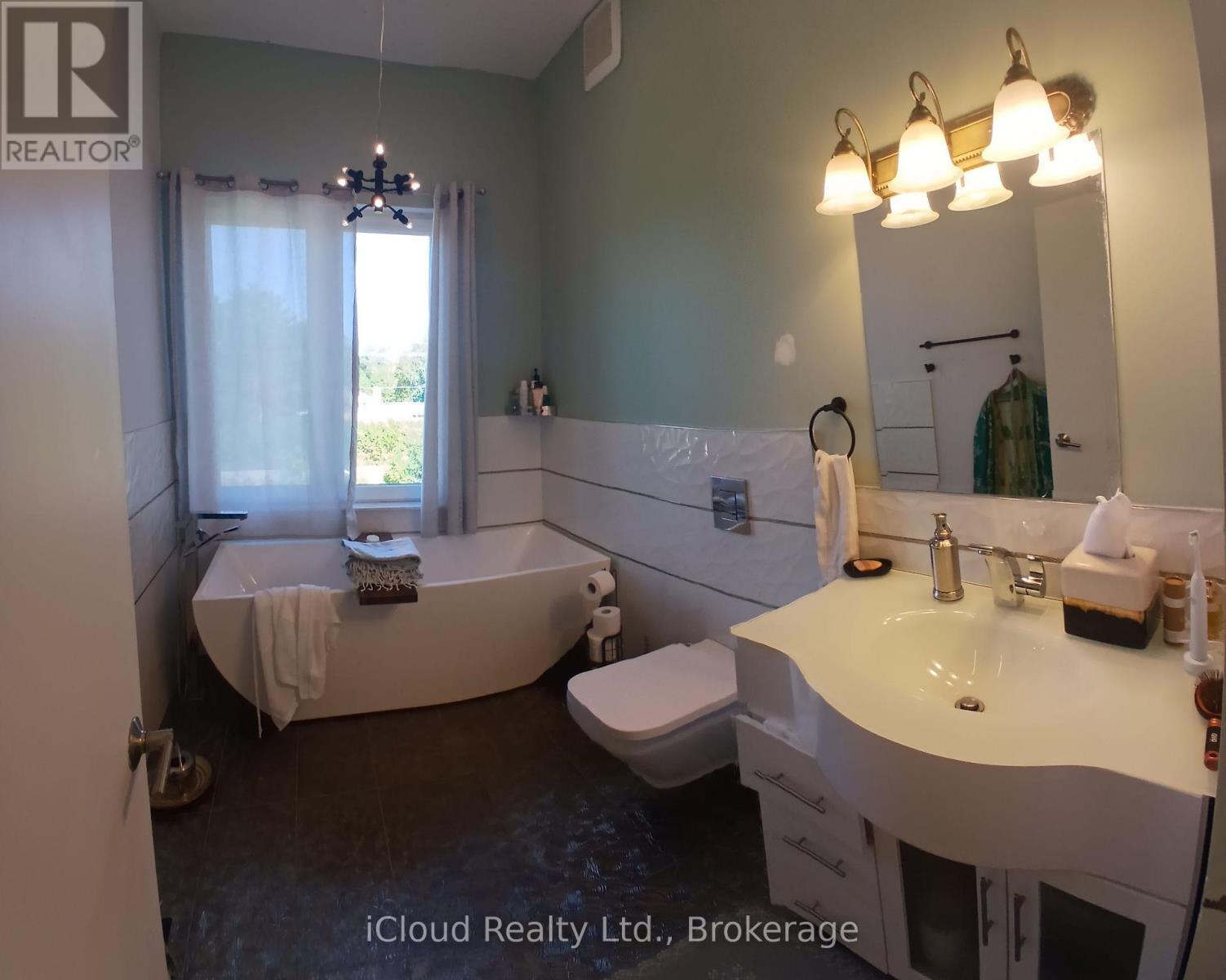 2216 Champlain Road, Tiny, ON